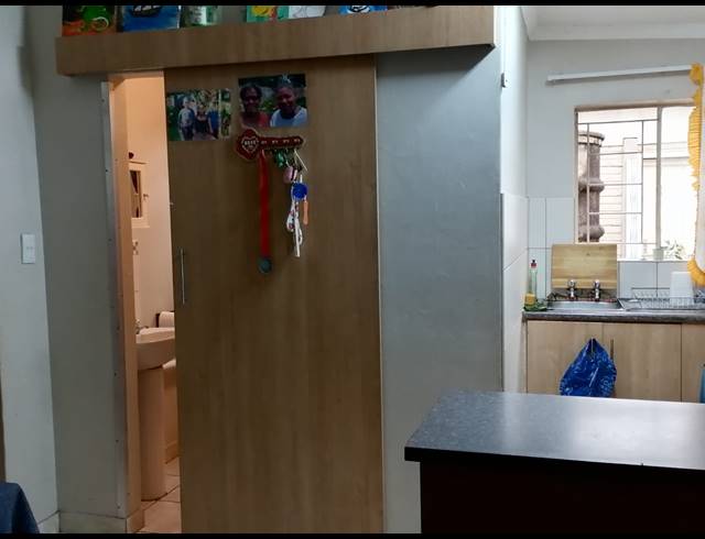 3 BEDROOM FREESTANDING FOR SALE IN OOS EINDE